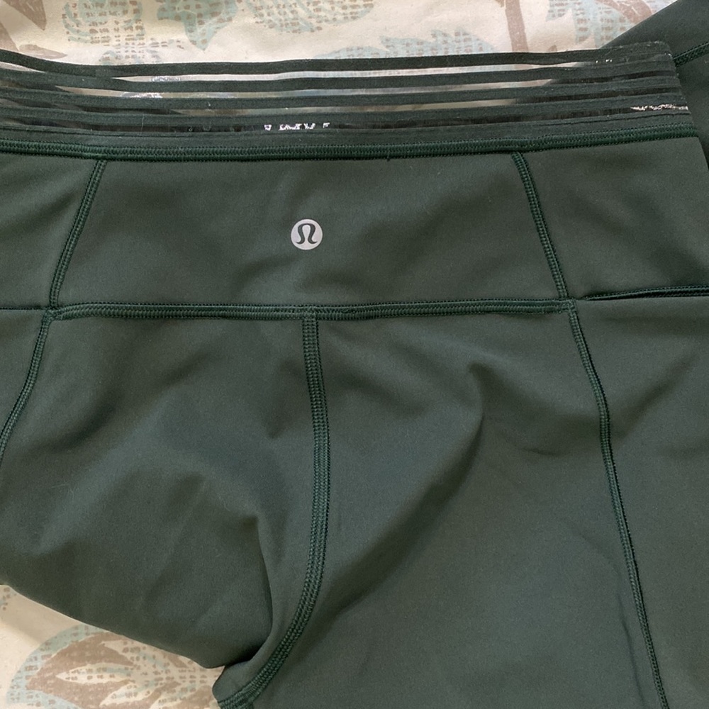 LULULEMON!! Find focus 7/8 25 size 6!! Deep Ivy - Picture 7 of 14